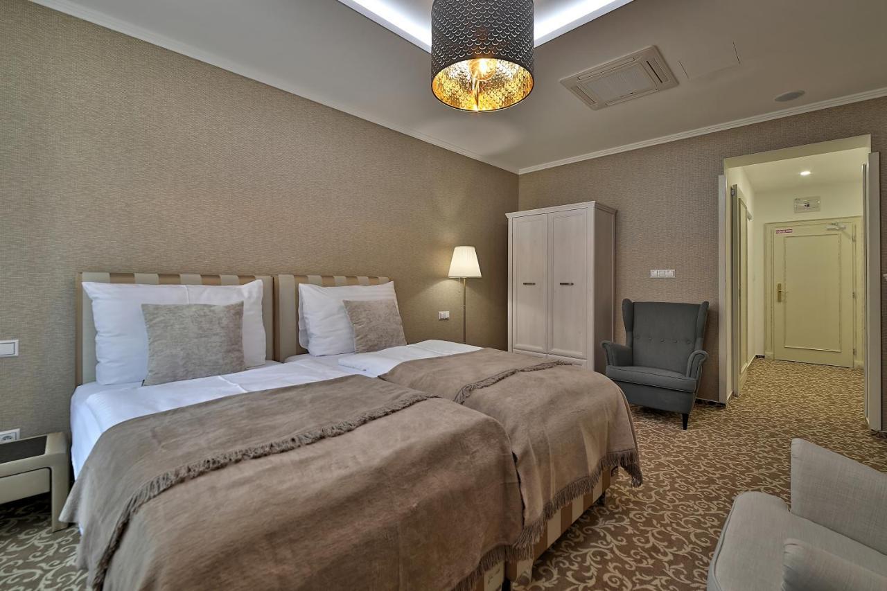 Hotel Pod Branou Bardejov Bagian luar foto