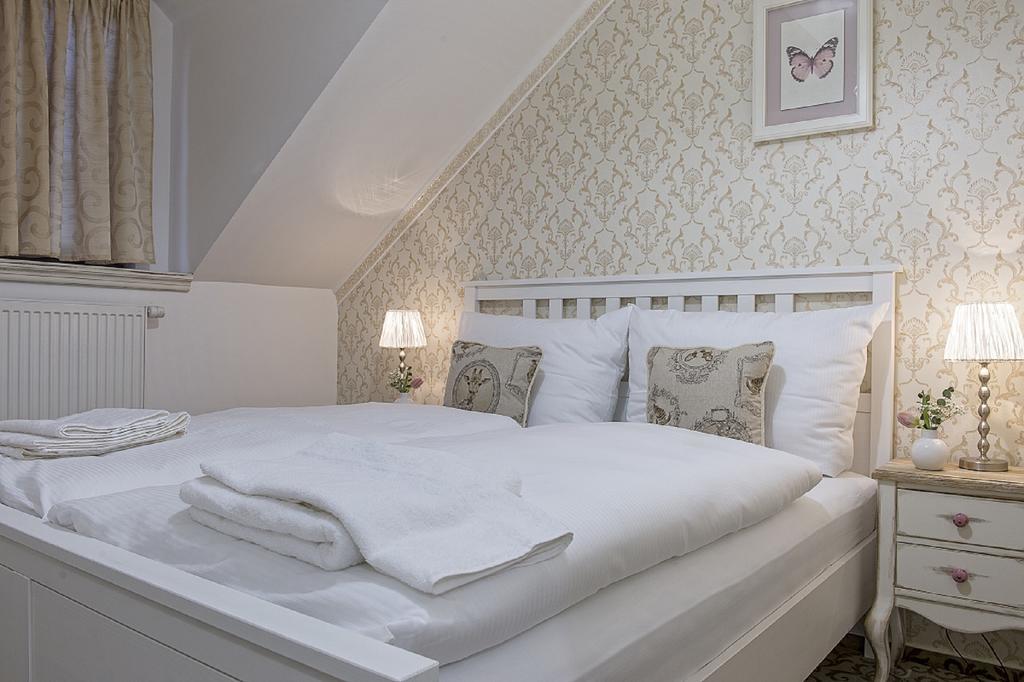 Hotel Pod Branou Bardejov Ruang foto
