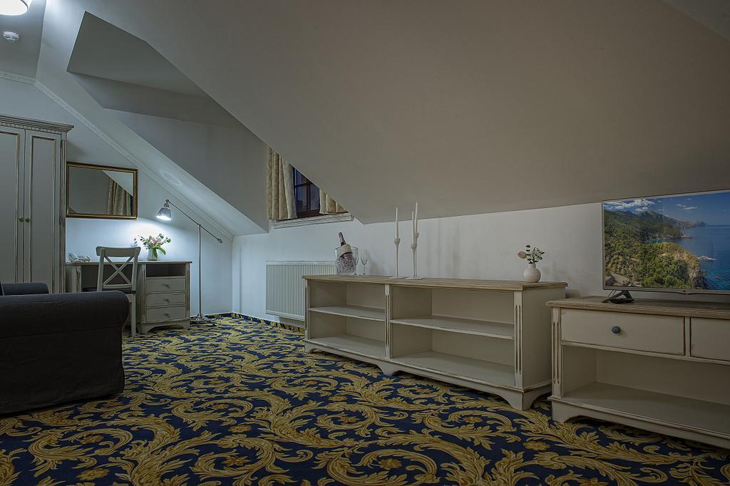 Hotel Pod Branou Bardejov Ruang foto